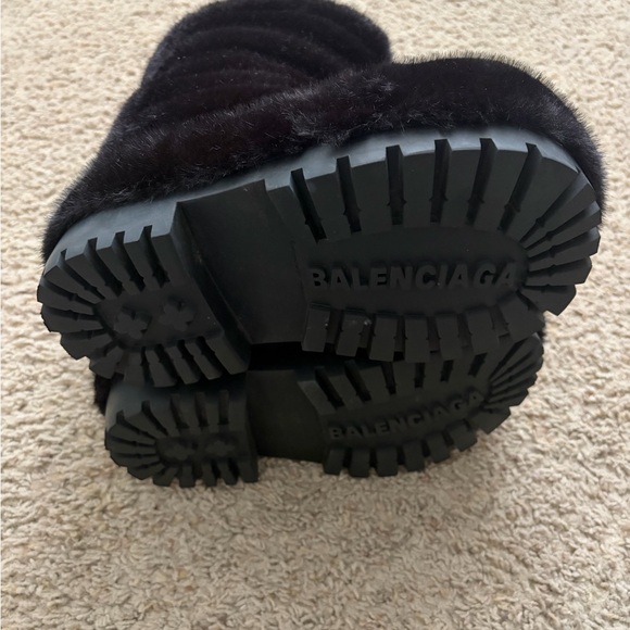 Balenciaga Black Fur Boots - Picture 3 of 7